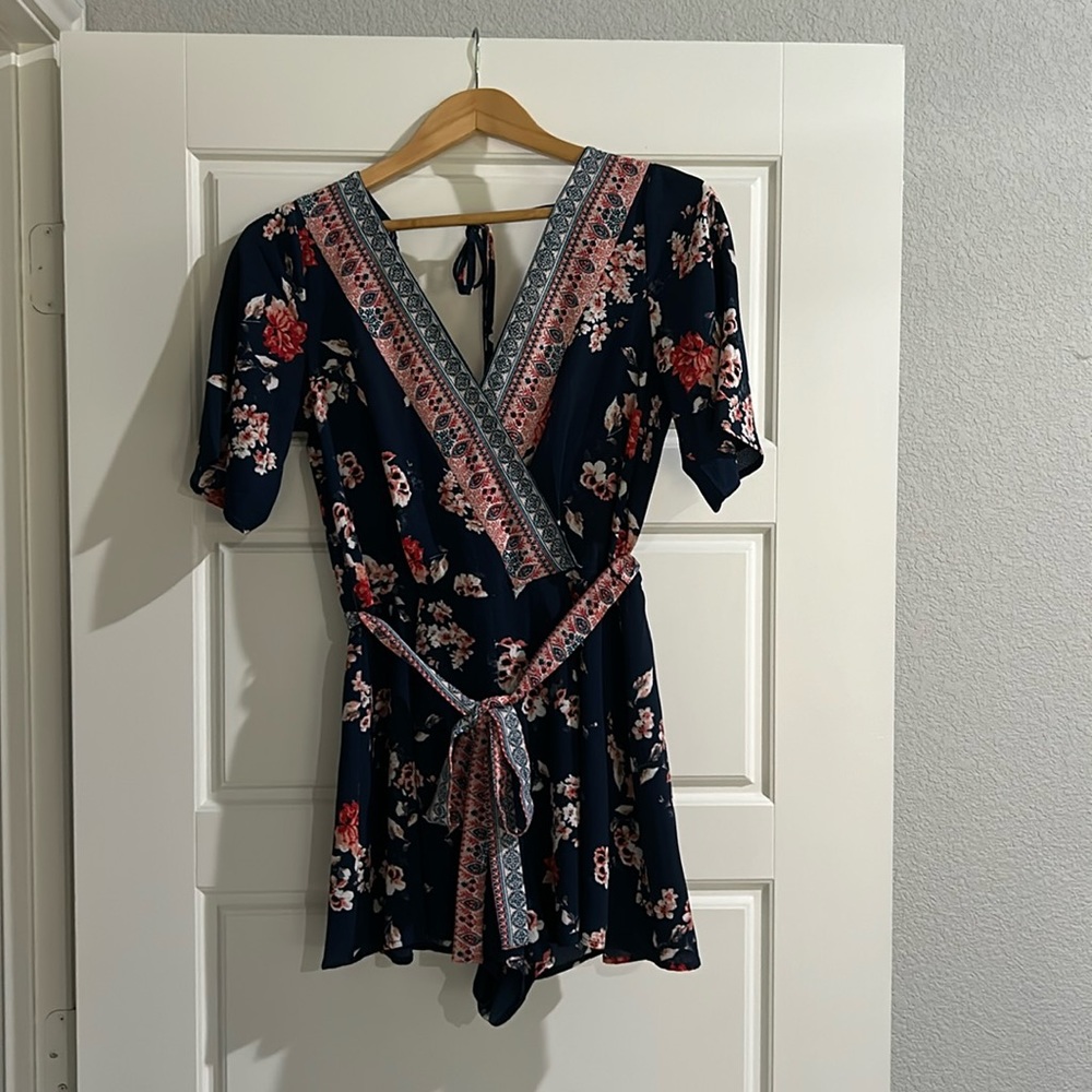 Floral romper, short sleeve